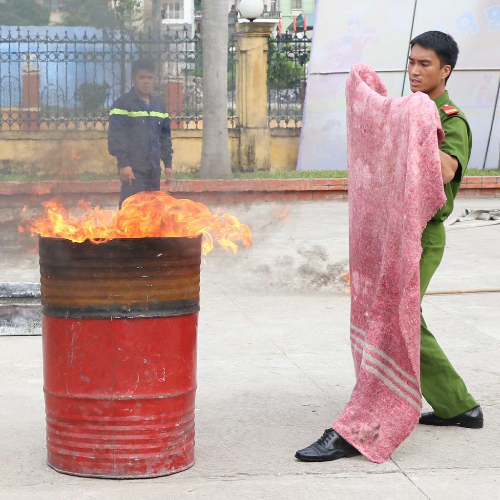 Chăn chữa cháy - Giải pháp chữa cháy an toàn và hiệu quả